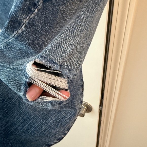 Cabi jeans with tears at knees - Picture 5 of 5